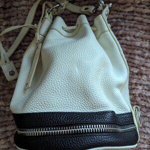 VIA SPIGA WHITE LEATHER DRAWSTRING BUCKET SLING CROSSBODY ~$265